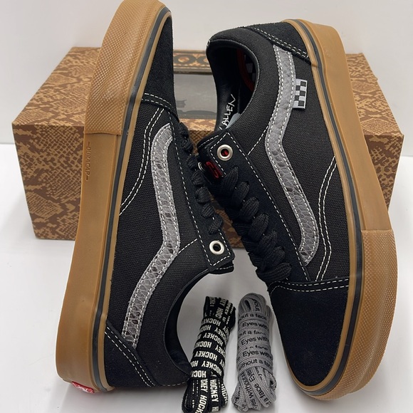 Vans Men’s Skate Old Skool Hockey Skateboards Black/ VN0A5FCB18J
Sneakers - Picture 11 of 16